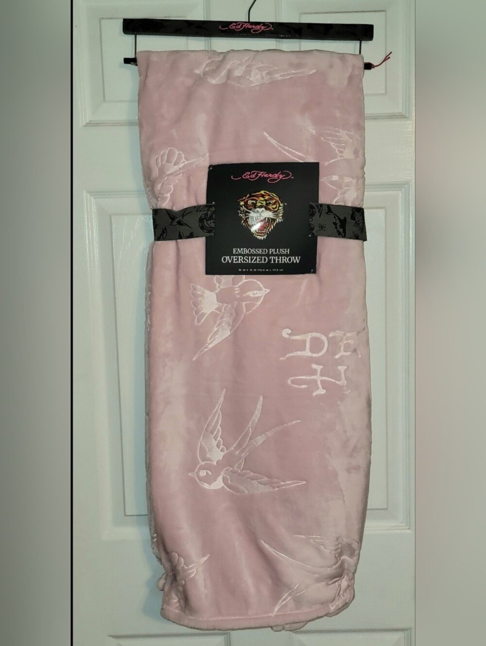 Ed Hardy Embossed Plush Oversized Throw - Light Pink